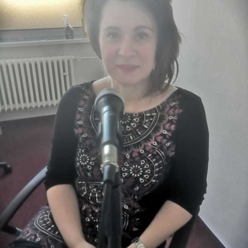 Obrázek epizody Petra Slámová (2. díl, občanská nauka): V češtině pracuji s fotografiemi a kolážemi nebo také s uměle generovanou konverzací