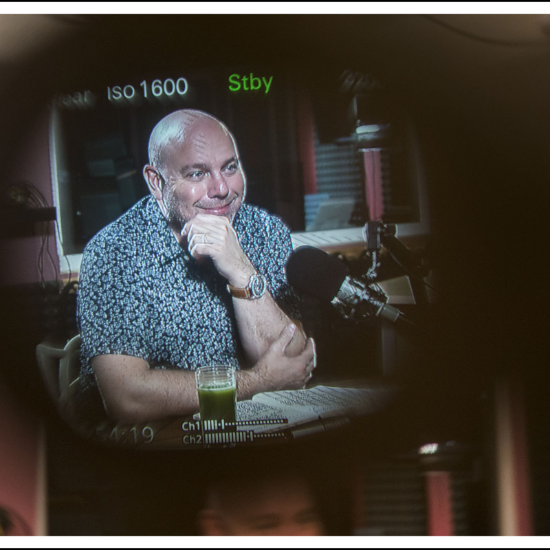 Obrázek epizody Vztahy na pracovišti - podcast Jiřího Deváta 1.díl - Kdy si řadový manažer začne připadat jako stylizovaný bůh?