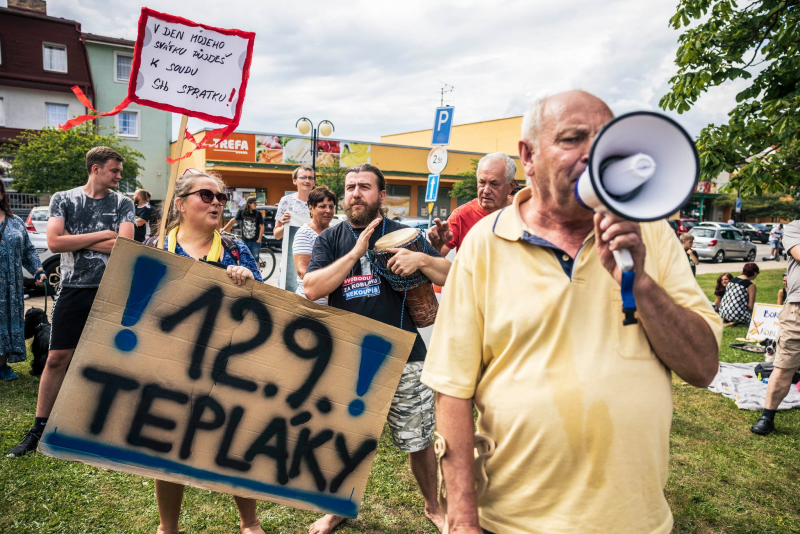 Obrázek epizody Babiš mezi svými příznivci rozdmýchává agresivitu. Jak pokračuje jeho kampaň?