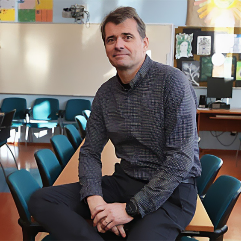 Obrázek epizody Čteme Romea.cz: Zajímat se o pocity dětí i rodičů. Krnovská elitní škola zvládla přijetí desítek romských žáků