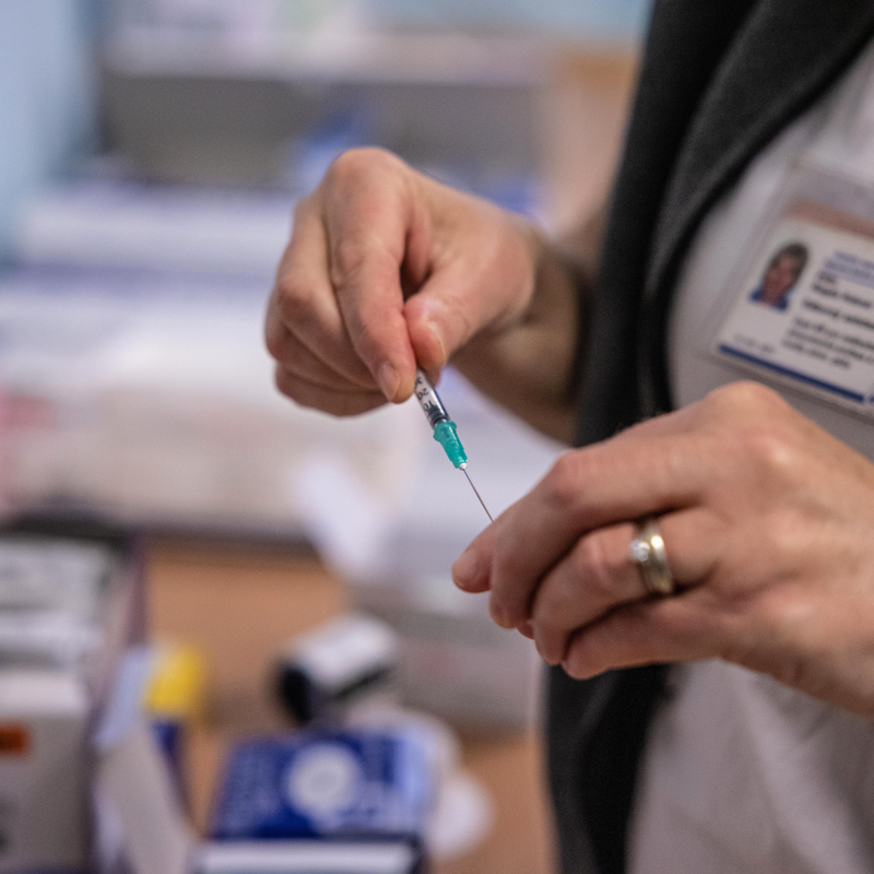 Obrázek epizody V Česku se šíří nová nakažlivější varianta covidu-19. Ideální doba na očkování je nyní