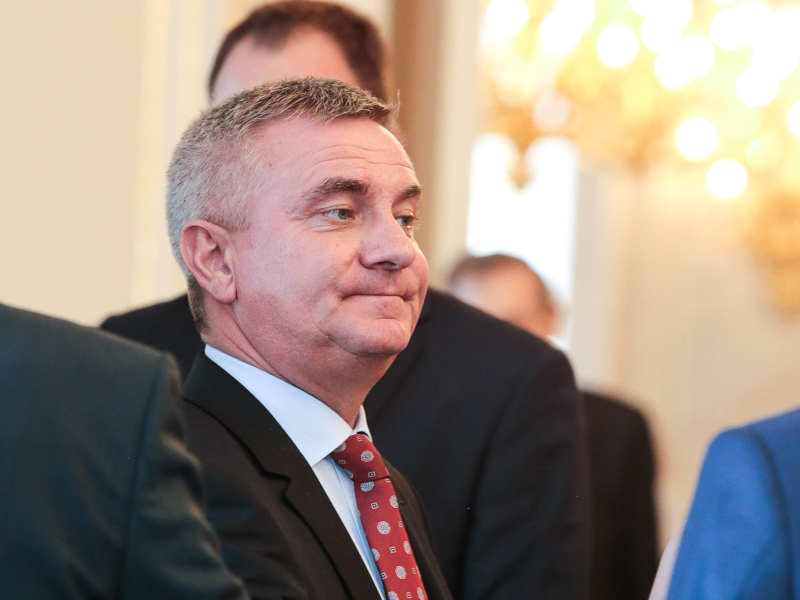 Obrázek epizody Mynářův horký brambor. Policie navrhuje obžalovat Zemanova muže z dotačního podvodu