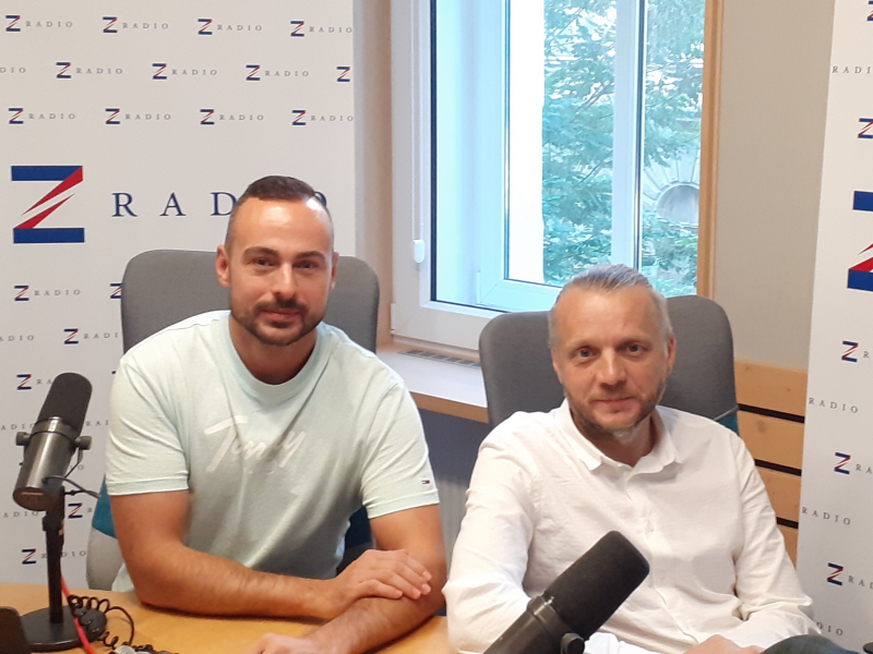 Obrázek epizody Ptáme se na to, co všechno pro lidi znamená domov, říká před premiérou filmu Přes hranici producent Martin Vandas