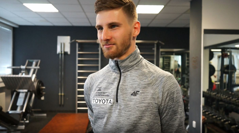 Obrázek epizody Tři roky jsem se trápil nad nezdary, nevěděl jsem, jak z toho ven, říká skokanský reprezentant Filip Sakala