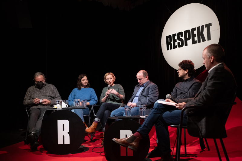 Obrázek epizody Dnešní Rusko je šílené. Většina obyvatel agresi podporuje
