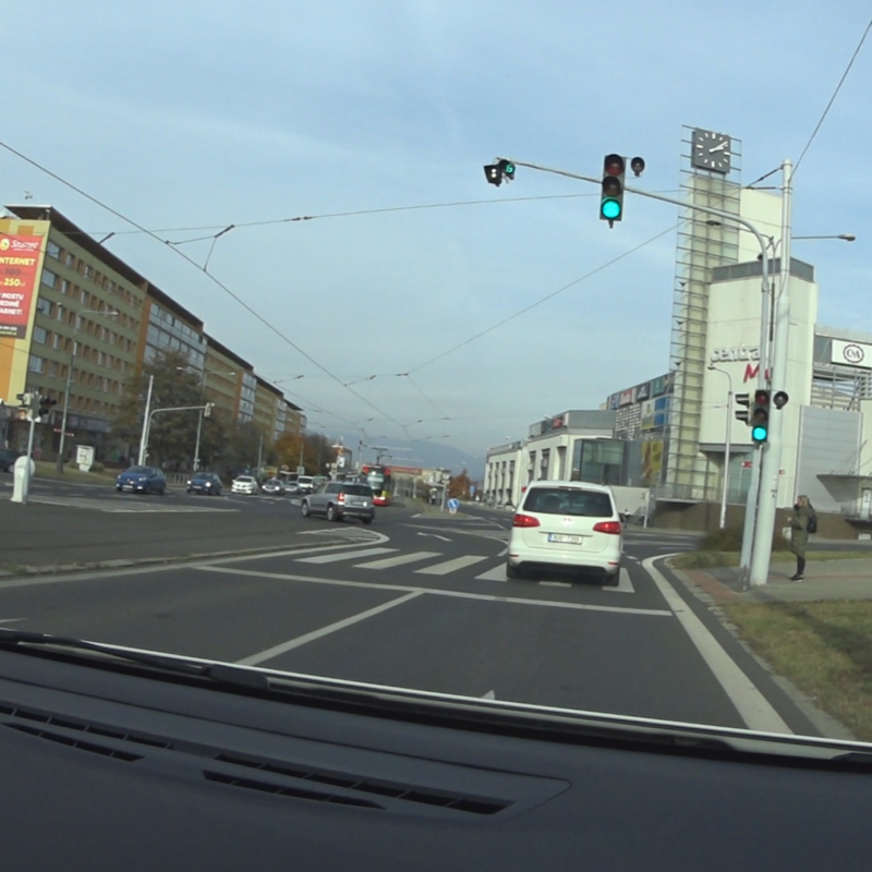 Obrázek epizody Náhlý nárůst počtu dopravních nehod na jedné z hlavních mosteckých křižovatek povede k úpravě provozu semaforů ve městě.