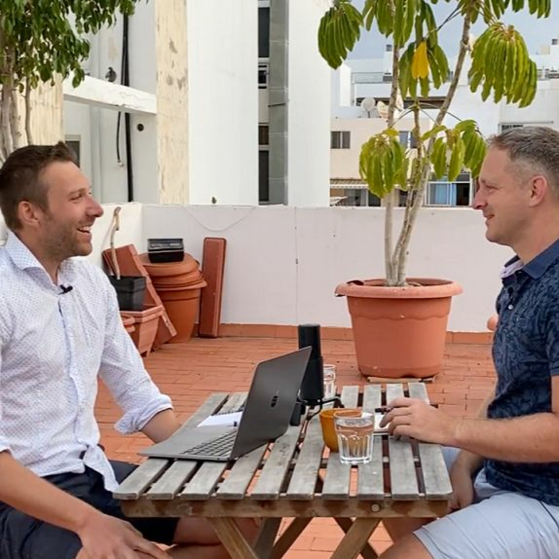 Obrázek epizody Robert Vlach: Nástroje a návyky, které mi pomáhají být produktivní (pro Freelo TV)