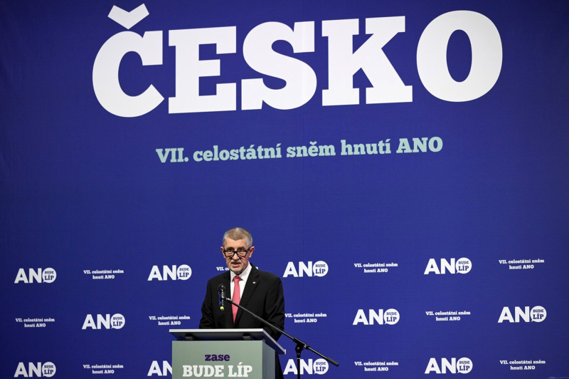 Obrázek epizody Sílící ANO loví voliče jinde než v koaličních vodách