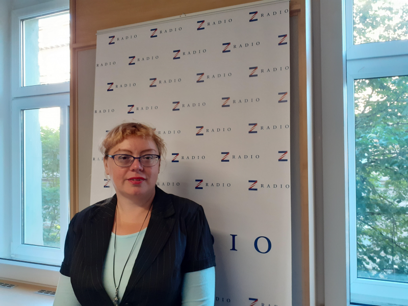 Obrázek epizody Vyspělá ekonomika 21. století nemůže být založena na firmách, jejichž jediná existenční výhoda spočívá v tom, že platí lidem 15 tisíc hrubého, říká ekonomka Ilona Švihlíková.