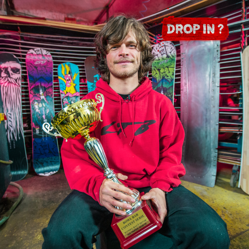 Obrázek epizody Drop in - Filip Korbut - "Bowl Bar bazén je popelník na lidi, pár lidí se tam i típlo"