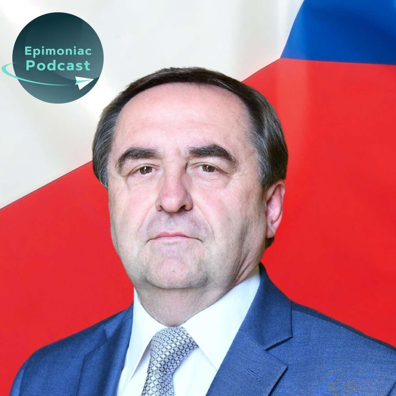 Obrázek epizody #83 O krajanech v Latinské Americe a šíření dobrého jména České republiky, slovy velvyslance ČR v Chile, Pavla Bechného