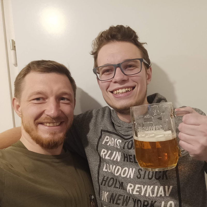 Obrázek epizody Mýty o první pomoci: Zlomená noha, lyžáky dolů! (Šimon Kořínek, PrPom)