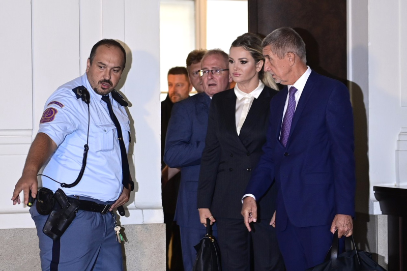 Obrázek epizody Finále Čapího hnízda, politické zemětřesení na Slovensku, Whitney Houston v kině