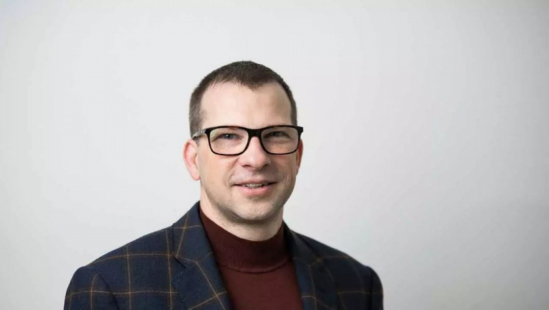 Obrázek epizody Snažíme se propojovat špičkové experty s mladými talenty, říká koordinátor Centra Radius Alexandr Dejneka