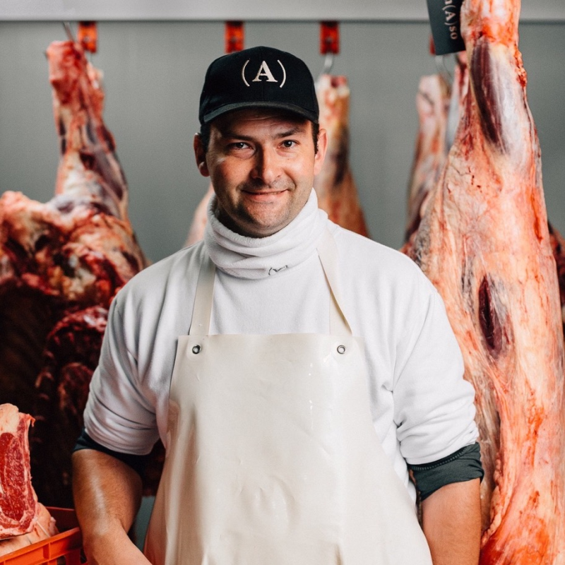 Obrázek epizody S1 E3: Udělejte si doma vlastní sušenou šunku. Vojta Kalášek jí umí tak, že se může rovnat se světovou špičkou.