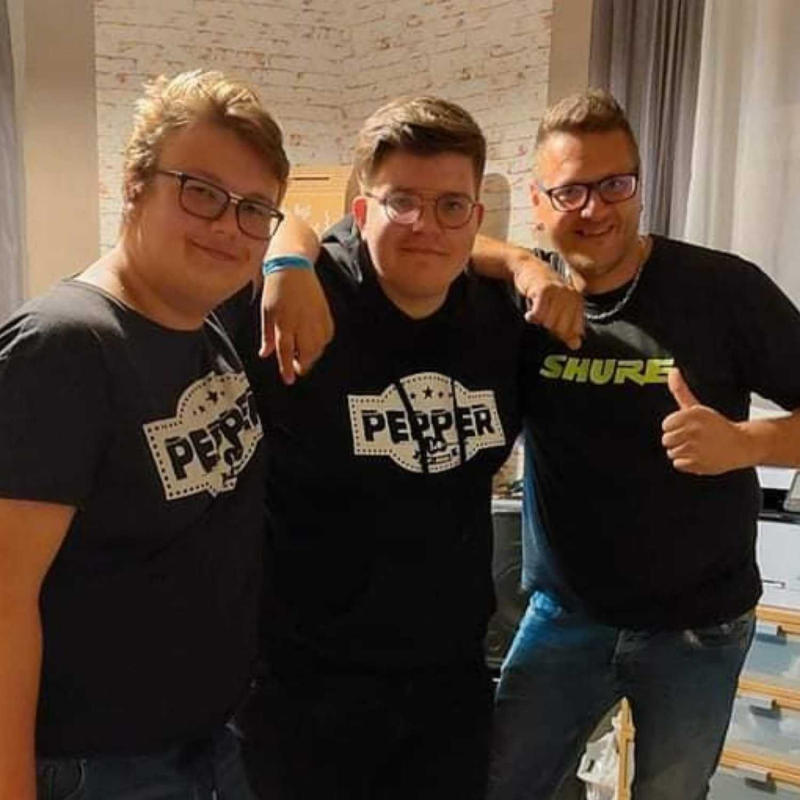 Obrázek epizody Rozhovor s Petrem a Ondřejem ( kapela Pepper )