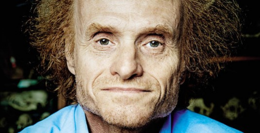 Obrázek epizody Parazitolog Jaroslav Flegr: Počet nakažených koronavirem roste více než je exponenciální růst. Najednou ty počty vyskočí takovým tempem, že nestačíme valit oči