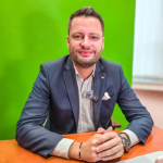 Obrázek epizody Poslední Rakušanův kšeftík na rozloučenou? 230 MILIONŮ KČ. Pirátská malá domů. | Čau Praho #154