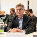 Obrázek epizody Ředitel ČT jde za Klempířem. Ve volbě radních mezatím paktují zástupci vlády a opozice