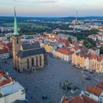 Obrázek epizody Vzhůru do Plzeňského kraje: Venkov uprostřed sídliště, největší zřícenina v Čechách i šumavský odpočinek