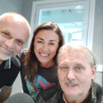 Obrázek epizody “Spouštěčem bývá krizová událost, kterou ten člověk nevyřeší správným způsobem, nebo řešení odkládá a tíživá situace se prohlubuje.” O bezdomovectví s Alešem Strnadem z pražské Naděje (a Lubomírem Hartmanem klientem organizace. )