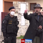 Obrázek epizody Strkanice demonstrantů (zdroj: CNN Prima NEWS)