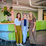 Obrázek epizody Co zažívá uprchlk, který přijde o domov a vystoupí na pražském nádraží? S iniciativou Hlavák o důležitosti prvního kontaktu.