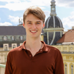 Obrázek epizody Vojtěch Minařík: Doporučuji hlásit se na všechny stáže, které EU nabízí. Pokud vás nevezmou na první pokus, zkuste to znovu.