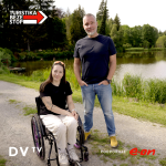 Obrázek epizody „Každé dobrodružství stojí za to,“ říká bikerka na vozíku. Navštívíme jeskyni, kde měli nacisté fabriku, a zkusíme terapii zelení