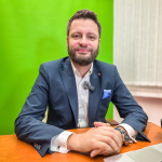 Obrázek epizody Končící Fiala se chválí za úspěchy. Selhání nevidí. Češi prý mají moc levný benzin. | Čau Praho #161