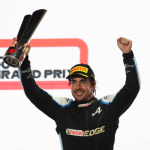 Obrázek epizody 20. EisKing DEBRIEFING – Konečne! Alonso na pódiu a drsné zákulisné hry v plnom prúde.