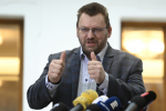 Obrázek epizody Lubomír Volný: Žijeme v době, která by se dala nazvat jako pretotalitní. Vláda nechce, aby tato krize skončila