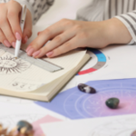 Obrázek epizody HOROSKOPY: Raci, láska vás hřeje. Vaše vnitřní pohoda je poznat i na všem zevnějšku