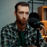 Obrázek epizody Vítek Heger: Florbal zrychluje. To, co dnes kluci zvládají v osmnácti, jsem tehdy zdaleka neuměl