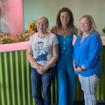 Obrázek epizody Proč mají lidé někdy před onkologiicky nemocnými dětmi chuť přejí na druhou stranu ulice? A jaké mýty panují kolem dětské onkologie? S organizaci HAIMA o potřebné péči, nejen té lékařské.