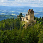 Obrázek epizody #Nebudu doma 4. díl: V Plzeňském kraji najdete panenskou přírodu, pohádkový hrad i muzeum piva