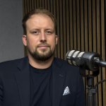 Obrázek epizody #99 Volné peníze na účtu prodělávají. Investovat je lze i na pár týdnů | Finmag podcast