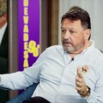 Obrázek epizody Divoký konce: Policie už měla techniku a auta, politici dělali zákony. Jak zlegalizovat svůj byznys?