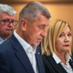 Obrázek epizody Program budoucí vlády: Babiš dohlíží z dovolené, SPD a Motoristé ustupují, ale Turek je dál ve hře