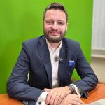 Obrázek epizody Andrej Babiš se vzdal Agrofertu. Politici SPOLU běsní. Jejich slepenec se rozpadá. | Čau Praho #160