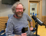Obrázek epizody Eugen Kukla: Ve staré Praze na mě dýchá atmosféra trdelníku, protože doba okýnková je pro ně vynikající. V Praze teď vystupují věci, které dříve byly upozaděny davem a těší mě, že i v té obecné prázdnotě nejsou třeba vypnuté semafory