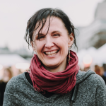 Obrázek epizody 43: Jak může oblečení vydržet „až moc dlouho“? Proč si u střihů Grazia švadleny jen tiše povzdechnou? A jak se z učitelky stane návrhářka pro všemožné postavy?