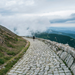 Obrázek epizody Dobýt vrchol, ale přijít o ženu. Když párové výpravy do hor končí alpským rozvodem