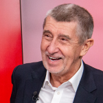 Obrázek epizody Kuloáry | Andrej Babiš (ANO): Zvýšení poplatků za ČT a ČRo je skandální, po volbách je zrušíme | 5. 3. 2025