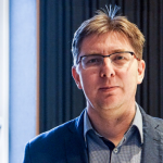 Obrázek epizody Martin Slosiarik - Kotlebovi sa podľa výskumov darí oslovovať nevoličov aj bývalých voličov Smeru