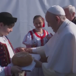 Obrázek epizody Papež navštívil sídliště Luník (zdroj: CNN Prima NEWS)