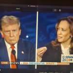 Obrázek epizody Redneck & Beneš | Jí naše psy! Proč Trump v debatě proti Harris zaškobrtl