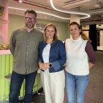 Obrázek epizody "Pojišťovna přispěje deset tisíc, sluchadlo ale stojí osmdesát.“ S Nadačním fondem Ozvěna o přístupu k dětem se sluchovým postižením i o tom, proč levná sluchadla nestačí.