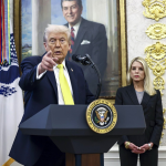 Obrázek epizody Trump Ameriku proměnil a Evropa si musí zvyknout. I když demokraté zvítězí, nic nebude jako dřív