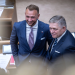 Obrázek epizody Kostolný: Slovensku vládnou grázlové. Češi však zatím zlehčují, že se nám přibližují